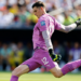 Orlando Gill brilhou na classificação histórica do Paraguai sobre a Alemanha na Copa do Mundo de 2026. Conheça a trajetória do goleiro, as críticas que recebeu e a história de superação por trás do herói paraguaio.