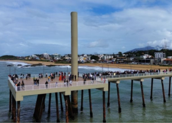 Moradores e turistas já podem voltar a frequentar o Píer do Emissário, em Costazul, após obras de revitalização.