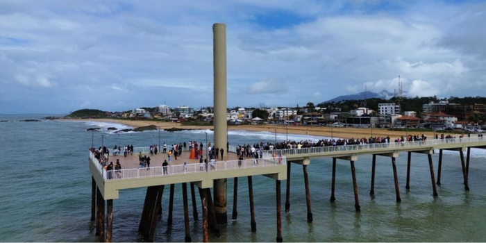 Moradores e turistas já podem voltar a frequentar o Píer do Emissário, em Costazul, após obras de revitalização.