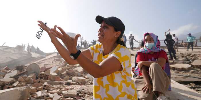 Terremotos na Venezuela podem ter impactado até 6,76 milhões de pessoas, segundo estimativas preliminares da OIM. País registra mortes, feridos e danos em áreas críticas.
