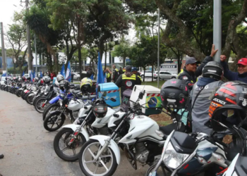 Governo federal prepara o Move Motos, linha de crédito para motociclistas de aplicativo comprarem motos novas e renovarem veículos usados no trabalho.