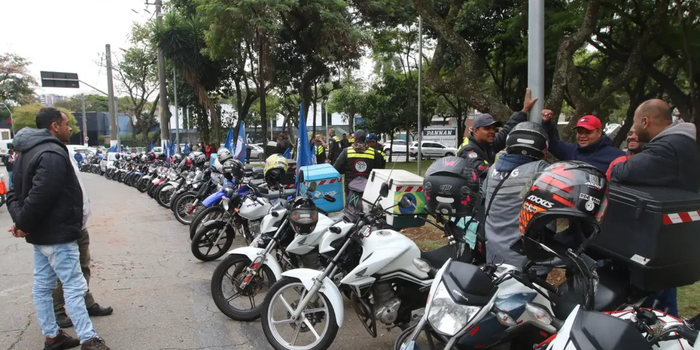Governo federal prepara o Move Motos, linha de crédito para motociclistas de aplicativo comprarem motos novas e renovarem veículos usados no trabalho.