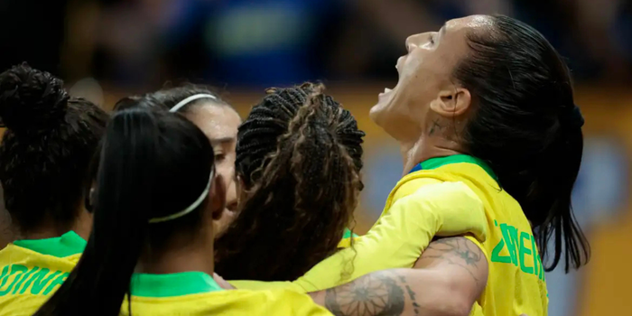 Brasil vence os Estados Unidos por 2 a 1, de virada, em amistoso na Neo Química Arena, com gols de Tainá Maranhão e Bia Zaneratto. Seleções voltam a se enfrentar em Fortaleza.