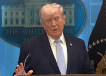 Pacote de guerra de Trump pressiona Congresso dos EUA e prevê bilhões para munições, defesa e operações ligadas à crise com o Irã.