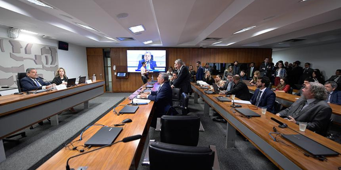 Polícia Federal investiga movimentações financeiras envolvendo empresas ligadas a Virginia Fonseca. Caso tem relação com documentos da CPI das Bets e repasses milionários.