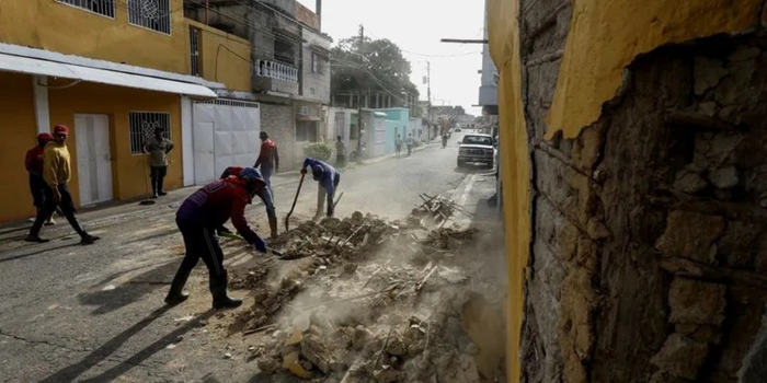 EUA flexibilizam sanções à Venezuela para permitir ajuda humanitária após terremotos.