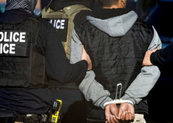 Polícia migratória dos EUA prende brasileiro conhecido como “Don”, apontado como ex-chefe do PCC e do CV, após perseguição.