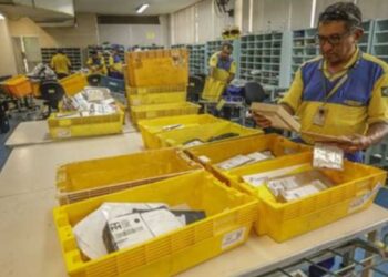 TCU alerta para riscos fiscais nos Correios e recomenda transparência, novos indicadores e financiamento permanente do serviço postal no país.
