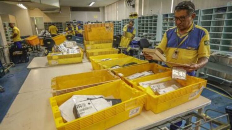 TCU alerta para riscos fiscais nos Correios e recomenda transparência, novos indicadores e financiamento permanente do serviço postal no país.