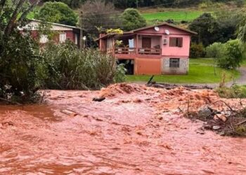 Porto Alegre está entre as cidades gaúchas sob alerta para chuva intensa e tempestades nesta terça-feira.