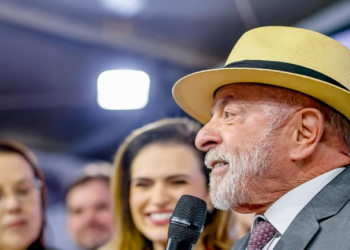Aliança entre PDT e Lula é confirmada em Brasília e pode impulsionar candidaturas estaduais de partidos de esquerda e centro-esquerda.
