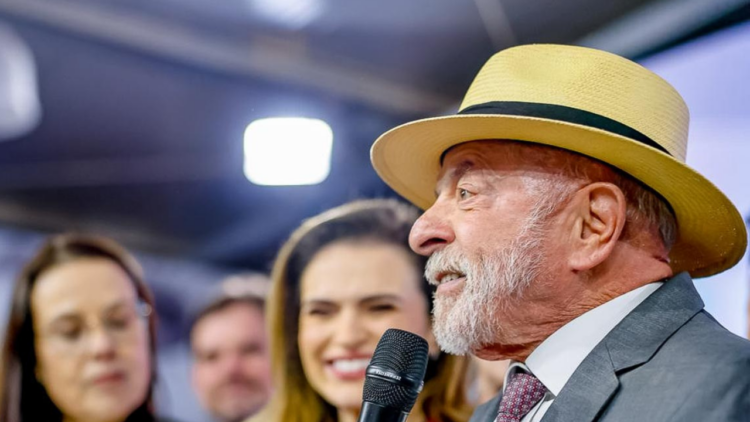 Aliança entre PDT e Lula é confirmada em Brasília e pode impulsionar candidaturas estaduais de partidos de esquerda e centro-esquerda.