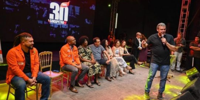 Cerca de mil pessoas participam da comemoração dos 30 anos do Sindipetro-NF em Campos dos Goytacazes