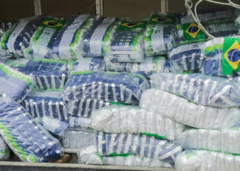 Cuba agradece ao Brasil o envio de 48 toneladas de leite em pó, transportadas pela FAB e destinadas principalmente às crianças das províncias orientais.