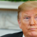 Trump retoma bloqueio contra o Irã e anuncia cobrança de 20% sobre cargas no Estreito de Ormuz, elevando a tensão e o preço do petróleo.