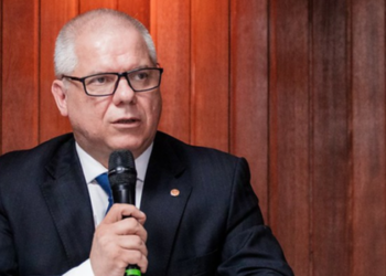 PF indicia Alessandro Stefanutto e outras 47 pessoas na Operação Sem Desconto e aponta propina mensal de até R$ 250 mil ao ex-presidente do INSS.