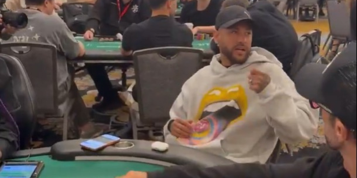 Neymar disputa torneio da World Series of Poker em Las Vegas durante as férias após a Copa do Mundo.