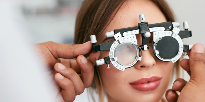 Entidade alerta que exames vinculados à venda de óculos podem não avaliar adequadamente a saúde ocular.