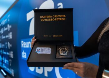 Estande da FAPERJ reúne lançamentos de livros e pesquisas de impacto na maior reunião científica da América Latina