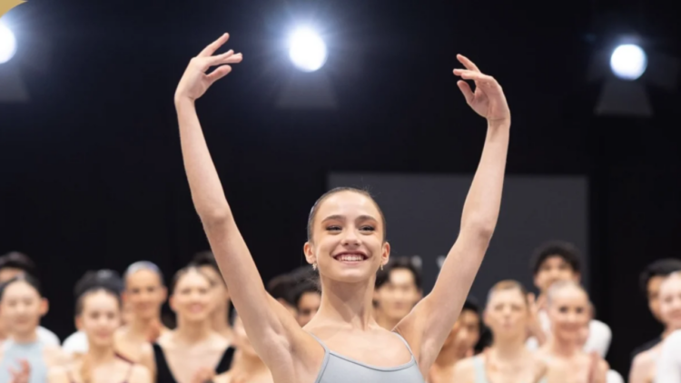 Pietra Rêgo, de 15 anos, recebe bolsa do Prix de Lausanne e seguirá sua formação na Royal Ballet Upper School, em Londres.