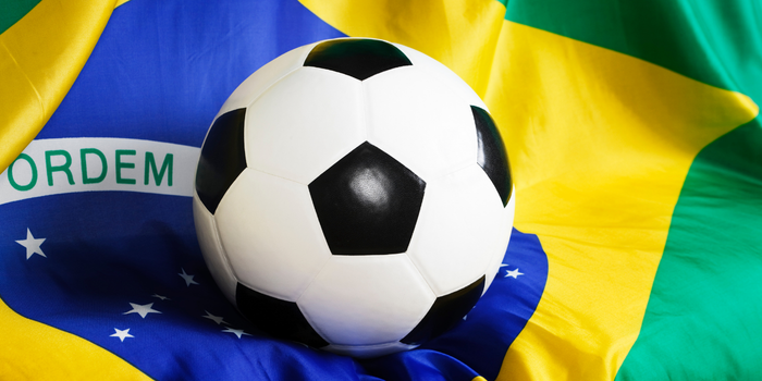 Torcedores reunidos na Fan Fest de Copacabana reagiram com tristeza à eliminação do Brasil diante da Noruega e fizeram críticas à atuação da equipe na Copa do Mundo.