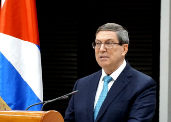 Cuba denuncia na ONU o endurecimento do embargo dos Estados Unidos, acusa Washington de ampliar a crise econômica e energética e pede apoio internacional pelo fim das sanções.