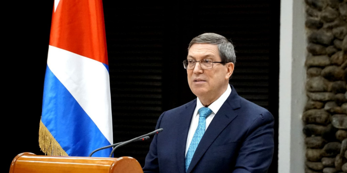 Cuba denuncia na ONU o endurecimento do embargo dos Estados Unidos, acusa Washington de ampliar a crise econômica e energética e pede apoio internacional pelo fim das sanções.