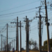 Número de acidentes envolvendo a rede elétrica aumentou no Brasil em 2025, segundo a Abradee. Construção civil foi o setor com maior registro de ocorrências e mortes.