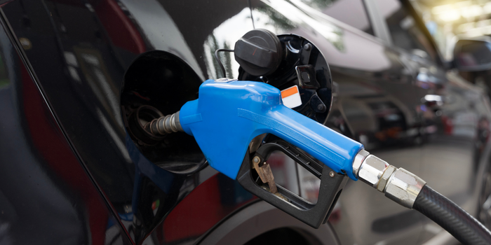 CNPE adia decisão sobre aumento do etanol na gasolina. Setor automotivo solicita novos estudos sobre impactos da mistura de 32% nos veículos.