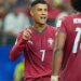 Youri Djorkaeff afirma que Cristiano Ronaldo não teve apoio dos companheiros na Copa do Mundo e critica a estratégia da seleção portuguesa durante o torneio.