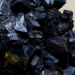 Terras raras e minerais estratégicos brasileiros podem influenciar negociações comerciais entre Brasil e Estados Unidos, segundo especialista em comércio internacional.