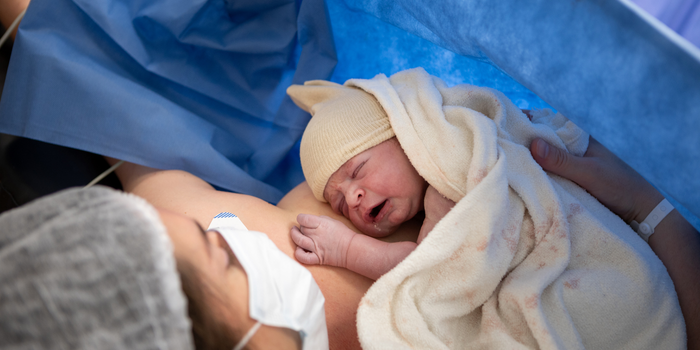 Pesquisa do Unicef mostra os fatores que levam milhares de brasileiras a optar pela cesariana. Estudo aponta influência do medo da dor, violência obstétrica e falta de informação no pré-natal.