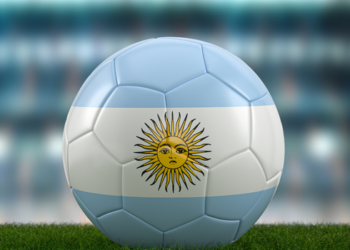 Argentina e Inglaterra disputam nesta quarta-feira uma vaga na final da Copa do Mundo de 2026. Messi, Bellingham e Harry Kane lideram o confronto entre duas seleções históricas.