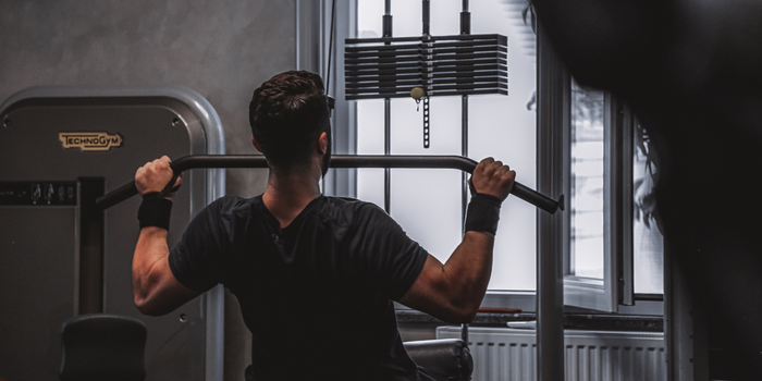 Permanecer sentado por longos períodos pode prejudicar a saúde mesmo entre pessoas que frequentam a academia ou praticam exercícios regularmente.