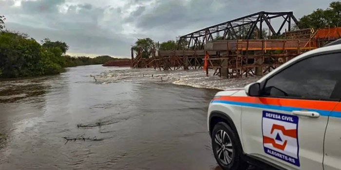 Rio Grande do Sul alerta para novas tempestades após 206 cidades registrarem danos. Chuva pode chegar a 200 milímetros em algumas regiões.