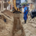 Prefeitura de Cabo Frio inicia obra de drenagem na Rua Cosme de Souza, no Manoel Corrêa, para substituir tubulação danificada e recuperar o pavimento.