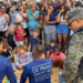 Tartaruga-verde juvenil é devolvida ao oceano na Praia do Abricó, em Rio das Ostras, após passar por tratamento e reabilitação veterinária.
