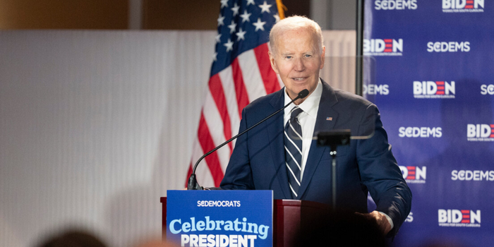 Joe Biden realiza radioterapia e terapia hormonal contra câncer metastático que atingiu os ossos. Ex-presidente também passou por cirurgia de Mohs
