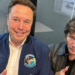 Argentina anuncia parceria com a Starlink para conectar 6 mil escolas rurais. Empresa fornecerá equipamentos e dois anos de internet gratuita.