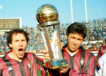 Carlo Ancelotti lamenta a morte de Franco Baresi, ex-capitão do Milan e campeão mundial pela Itália, e relembra os anos em que jogaram juntos.