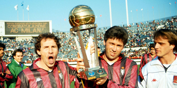 Carlo Ancelotti lamenta a morte de Franco Baresi, ex-capitão do Milan e campeão mundial pela Itália, e relembra os anos em que jogaram juntos.