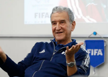 Carlos Alberto Parreira apresenta evolução no tratamento e deve ser transferido da UTI para unidade semi-intensiva no Hospital Samaritano Barra, no Rio.