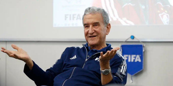 Carlos Alberto Parreira apresenta evolução no tratamento e deve ser transferido da UTI para unidade semi-intensiva no Hospital Samaritano Barra, no Rio.