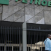Petrobras reduz em 14,5% o preço do querosene de aviação vendido às distribuidoras em julho. QAV cai pelo segundo mês seguido, mas ainda acumula alta no ano.