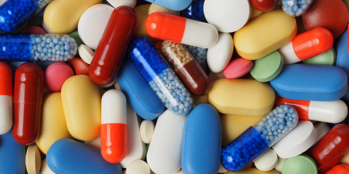 Cartilha do STF orienta profissionais do Direito e cidadãos sobre ações judiciais para fornecimento de medicamentos pelo SUS, com regras de competência e custeio.