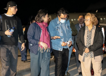 Beto Coral voltou à Colômbia após permanecer um mês sob custódia migratória nos Estados Unidos. Caso provocou repercussão política e diplomática.