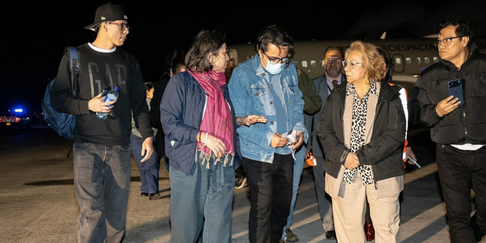 Beto Coral voltou à Colômbia após permanecer um mês sob custódia migratória nos Estados Unidos. Caso provocou repercussão política e diplomática.