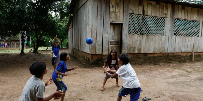 Levantamento do Unicef identifica 333 municípios brasileiros com alta vulnerabilidade climática para crianças e adolescentes, considerando riscos ambientais e sociais.