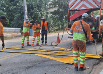Prefeitura de Macaé intensifica revitalização da sinalização viária em ruas e rodovias para melhorar a segurança e a mobilidade urbana.
