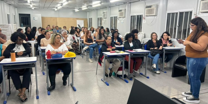 Rio das Ostras inicia curso presencial de Libras para professores e profissionais da rede municipal.